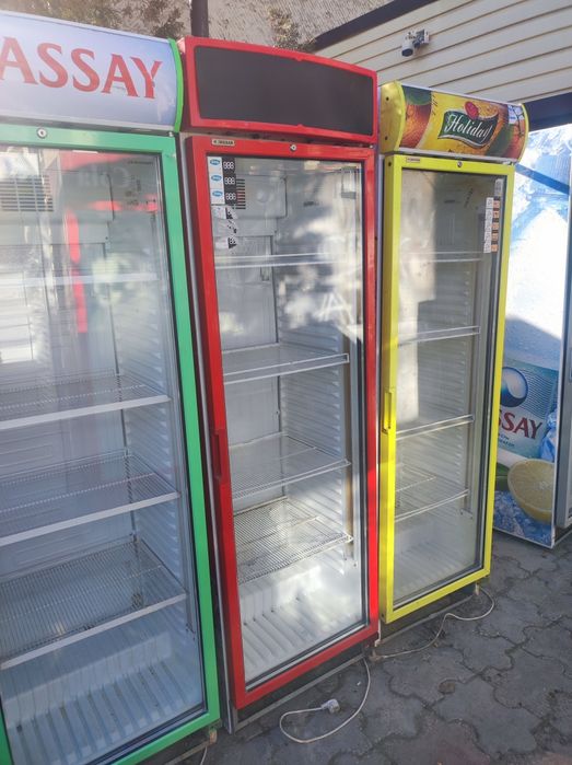 Холодильник большой