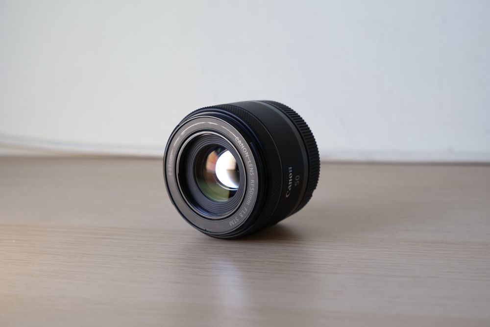 Обектив Canon RF 50 f/1.8 STM