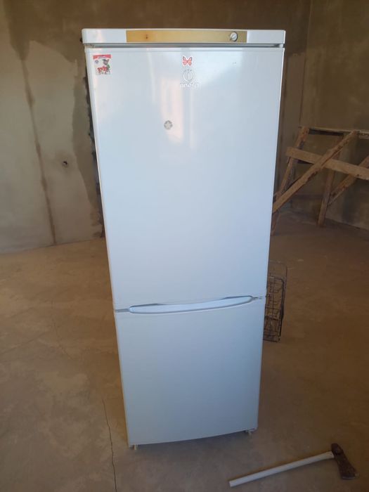 Холодильник б/у.