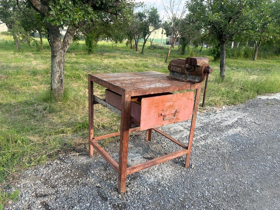 Vând banc și menghina
