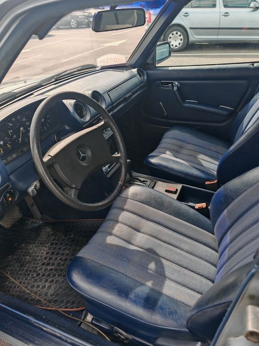 Schimb Mercedes Benz 230, 1980, NR Negre Înmatriculat