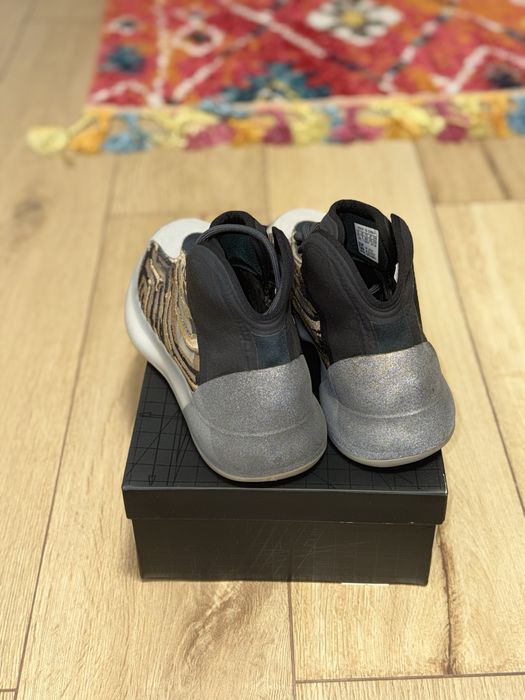 adidas Yeezy QNTM originali