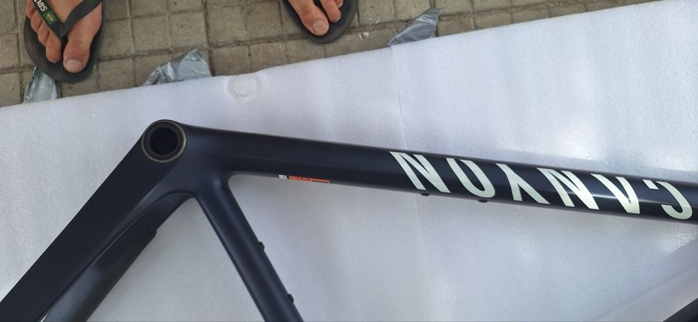 Карбонова рамка Canyon