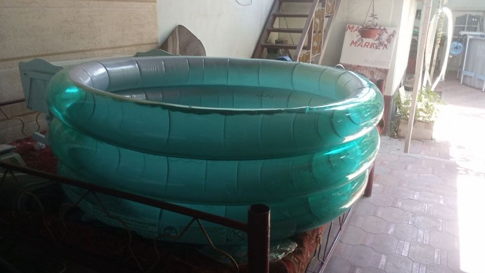 Продам надувной детский бассейн