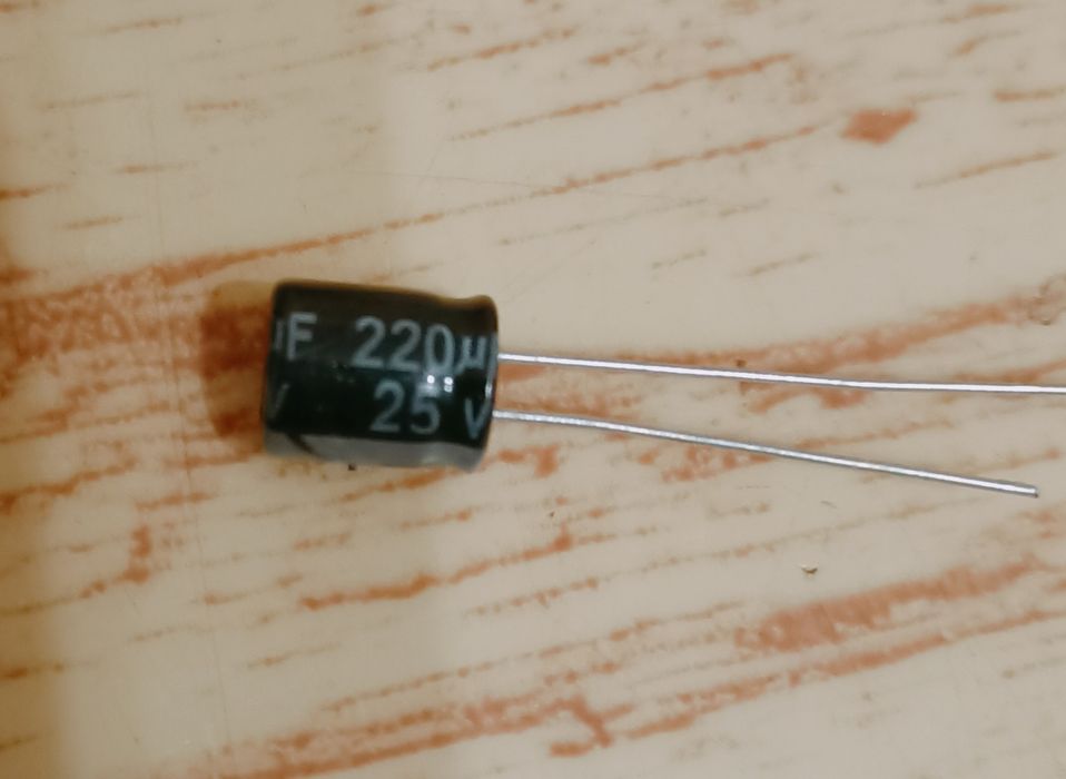 Электролитический канденсатор