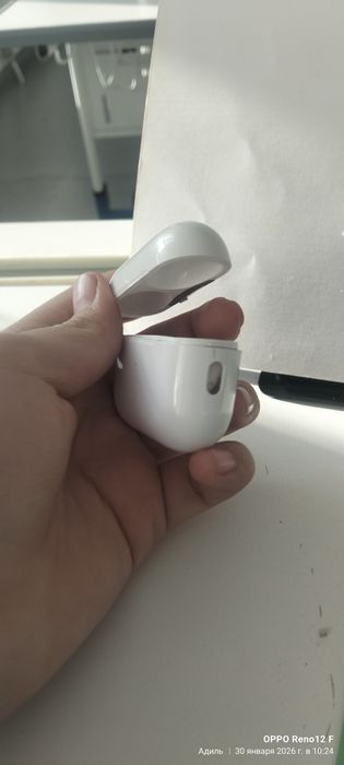 Продам сломание наушники айрподс