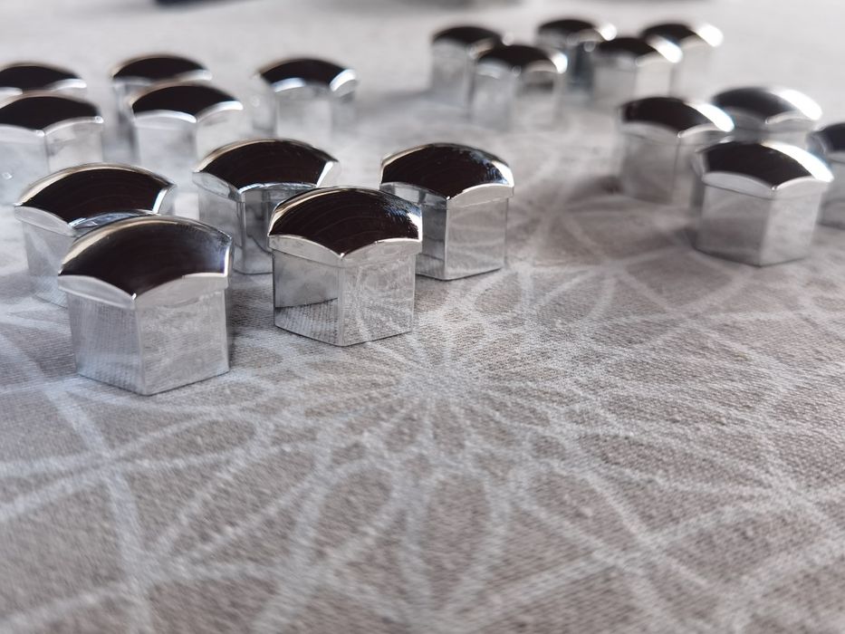 Хромирани капачки за болтове 17 и 19 мм