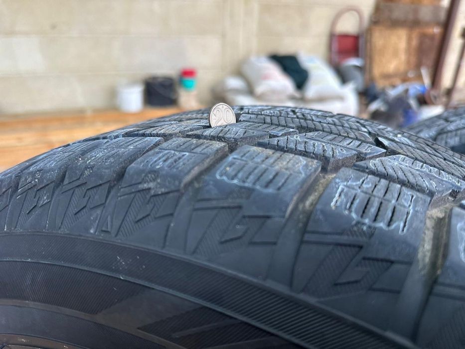 Продается шины с дисками 215/60/R16