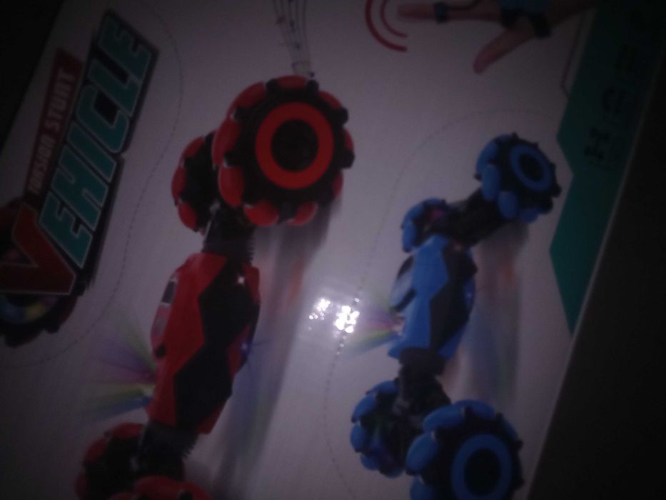 Кола с дистанционно управление на ръката