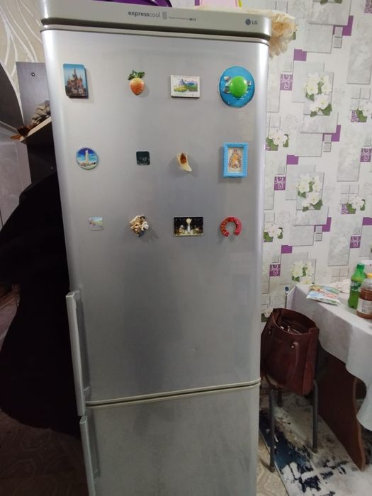 Продам холодильник LG GC-379BV, состояние хорошее.