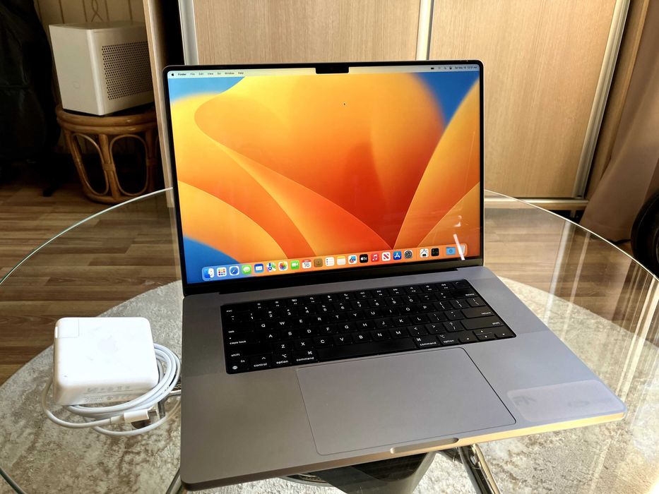 Macbook Pro M1 Pro 16" 2021 (16GB RAM, 1TB SSD, 88% заряда)