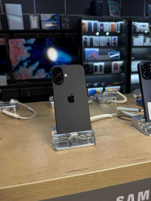 Телефон iPhone 16 128/ Айфон 16 128 код7576