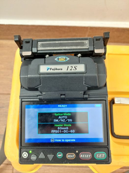 Fujikura 12S aparat de sudat fibra optica , sudura fibra optica