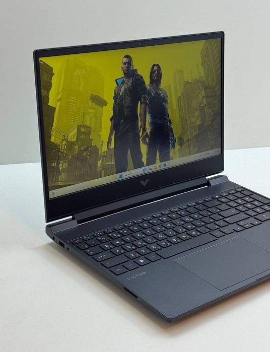 HP Victus — Ryzen 5 - 7535HS / DDR5 8GB / RTX 2050 4GB