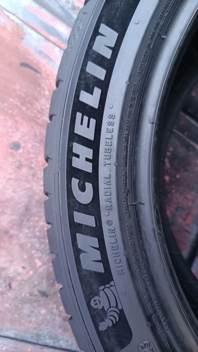 235/45/18 Michelin Дот 4723