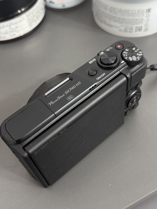 Продам Canon PowerShot SX740 HS(черный)