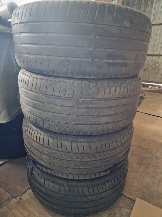 Set 4 anvelope de vară 225/45/R17