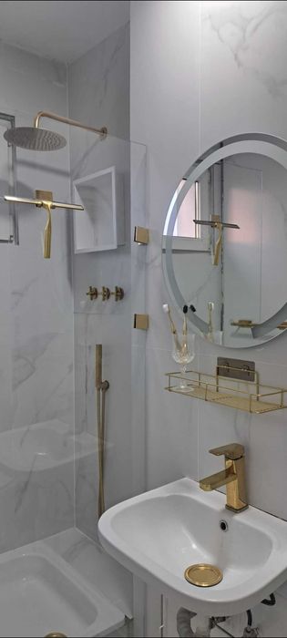 Inchiriez appartement strada Baba Novac