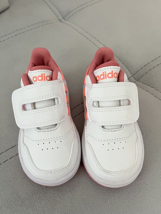 Детски обувки/ маратонки Adidas 21