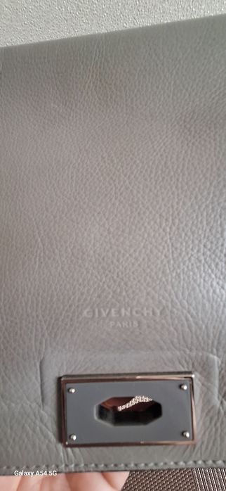 Продаётся сумка Givenchy