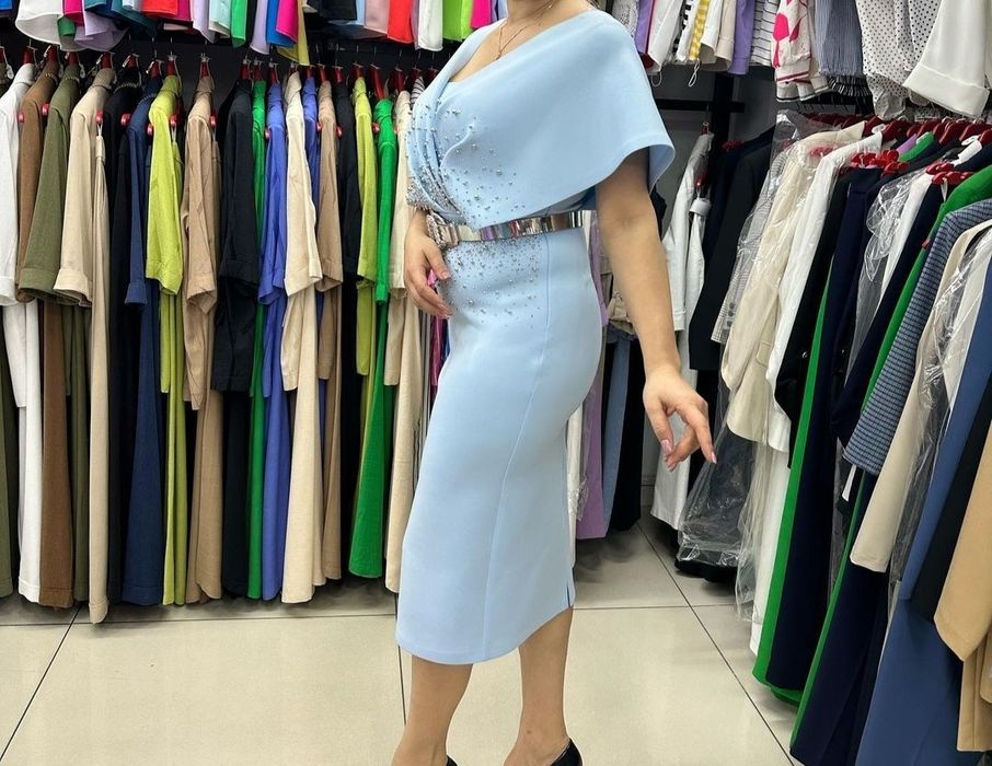 Женская одежда платья