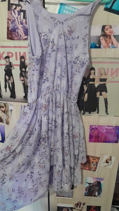 Рокля С размер лилава на цветя