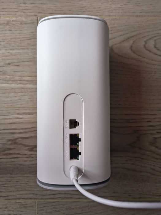 Modem internet 5G cu slot microsim