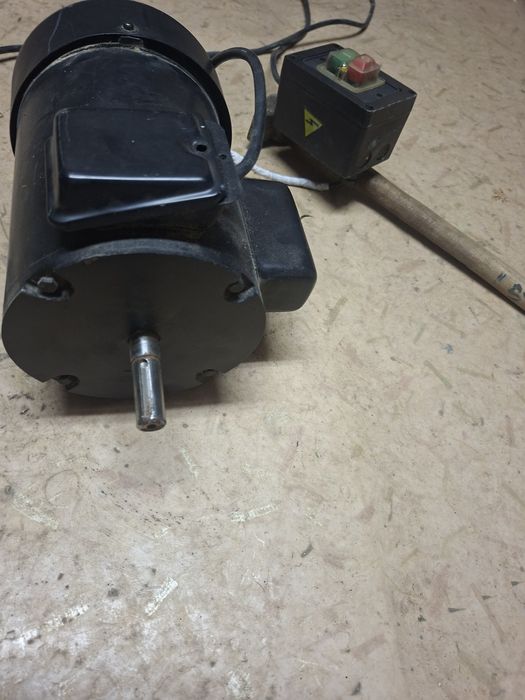 Продам электродвигатель