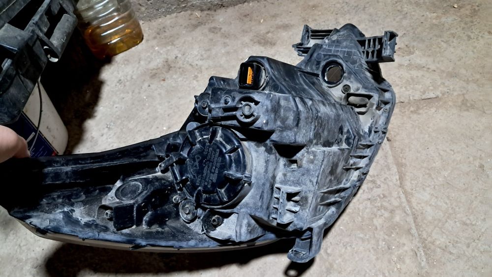 Продается левая фара