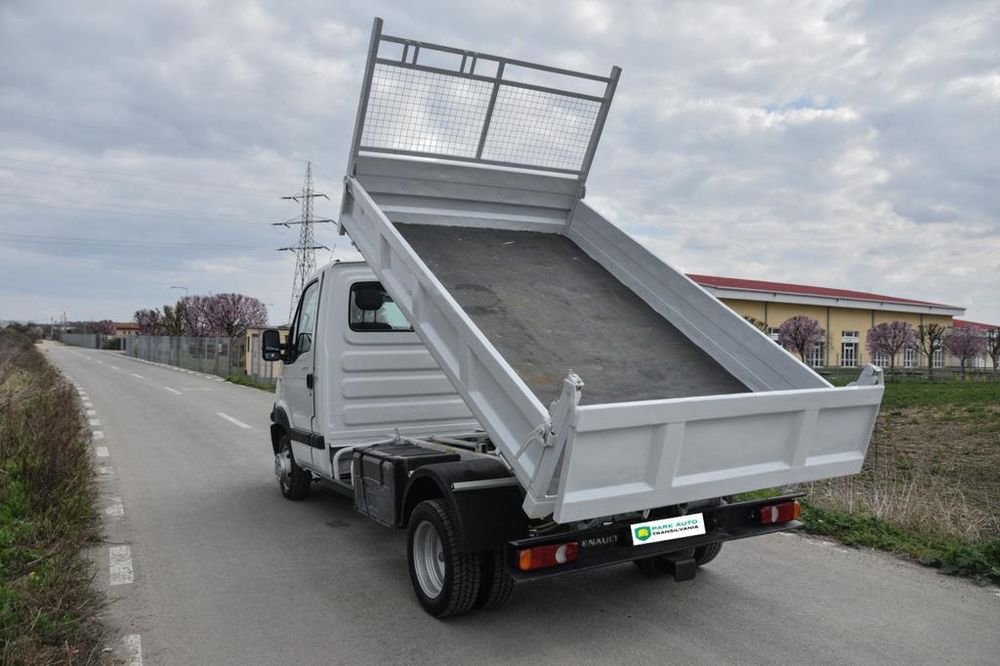 Nisip, pietriș, pământ, baligar