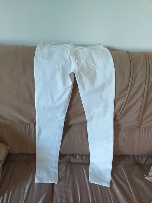 Blugi de dama noi cu eticheta ONLY,elastici 30/32