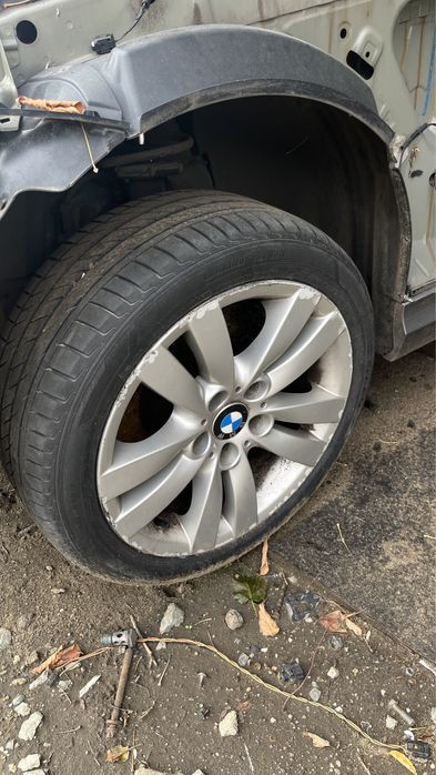 Jante cu cauciucuri BMW 225-45-17 cauciucurile impecabile dezmembrari