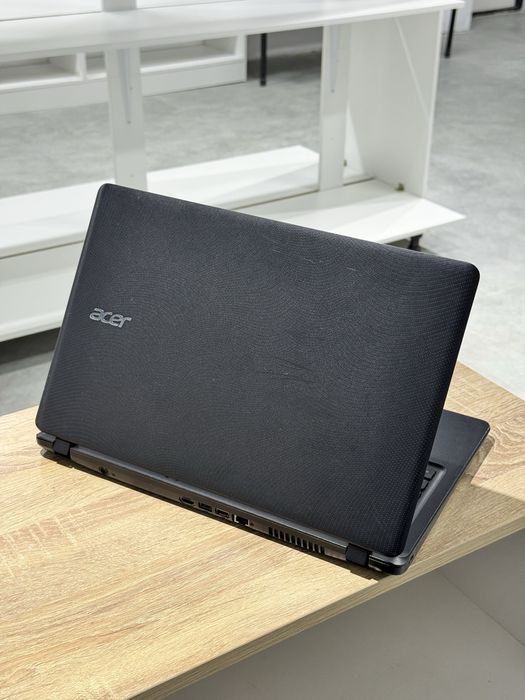 Ноутбук Acer Aspire ES1