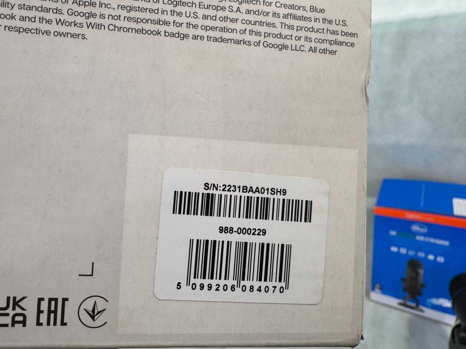 Микрофон настолен  Logitech Blue YETI