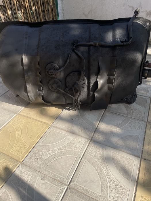 Резервоар за Тойота Ленкруйзер j90