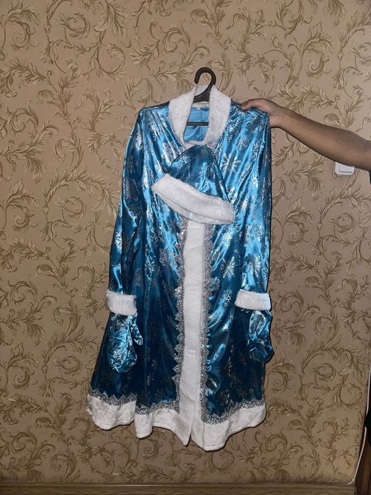 Продается костюм деда мороза и Снегурочки