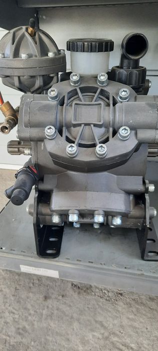 Насос на опрыскиватель