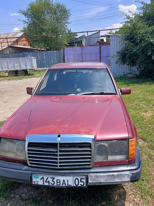 Автомашина мерседес