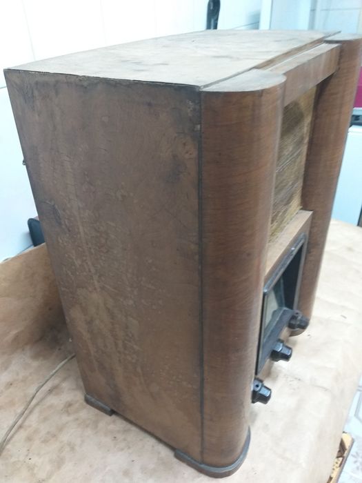 Aparat de radio cu lampi, antebelic