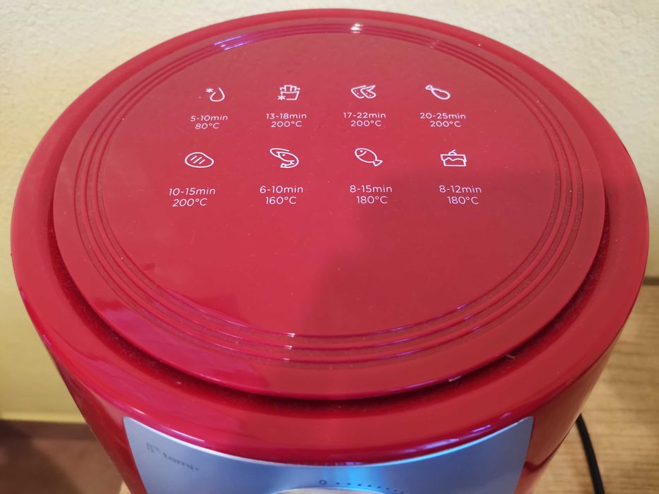 Продавам фритюрник Delimano Air Fryer Pro Red с обем от 3,5 L