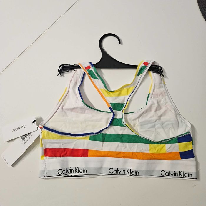 Спортен сутиен Calvin Klein L размер
