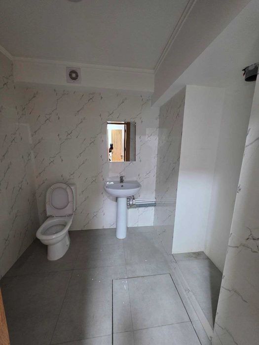 Сдается 67 кв м на первой линии (АС)