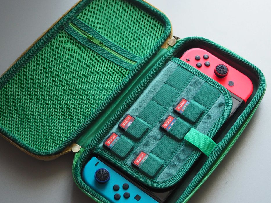 Чехол кейс на Nintendo Switch  (оригинал)