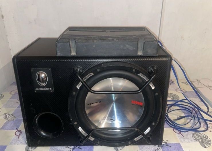 Сабвуфер почти новый