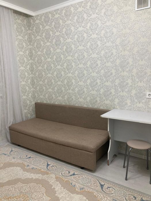 Диван в нормальном состояний.