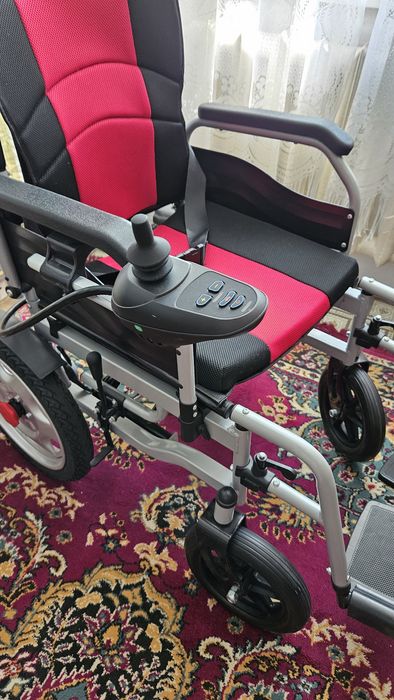 Инвалидная коляска с электроприводом