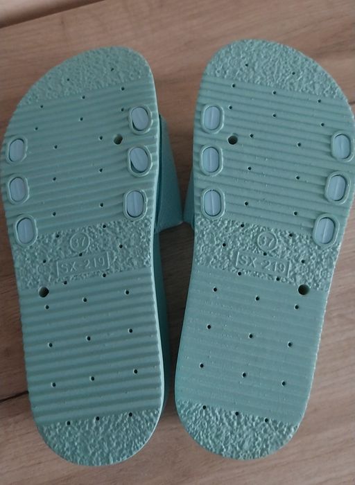 Нови чехли 37 номер