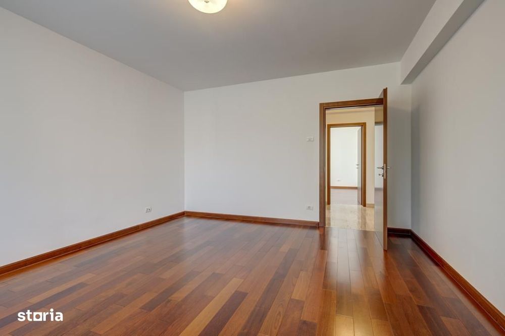 Apartament 3 camere + parcare Polona/Dacia