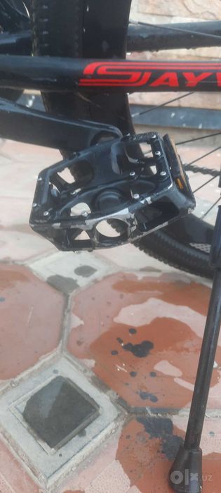Велосипед 7 скороcтей от shimano в хорошем состоянии царапины на фото