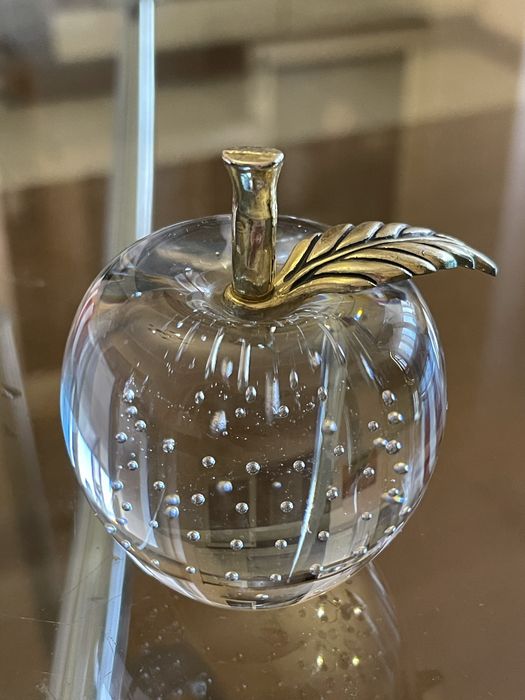 Статуетка яблоко